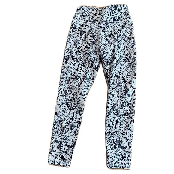 Marika White Black and‎ Gray Printed Leggings with Pockets - Picture 1 of 7